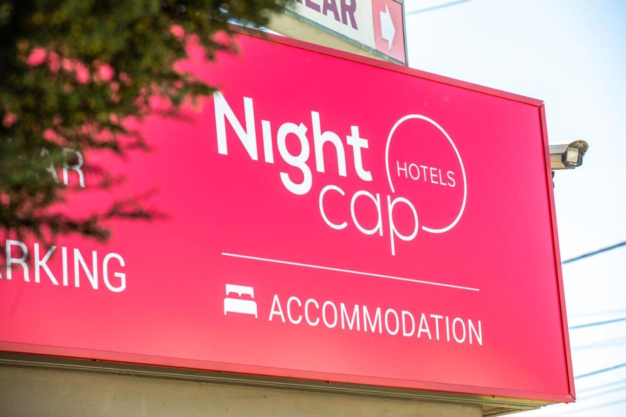 Nightcap at Coolaroo Hotel Buitenkant foto